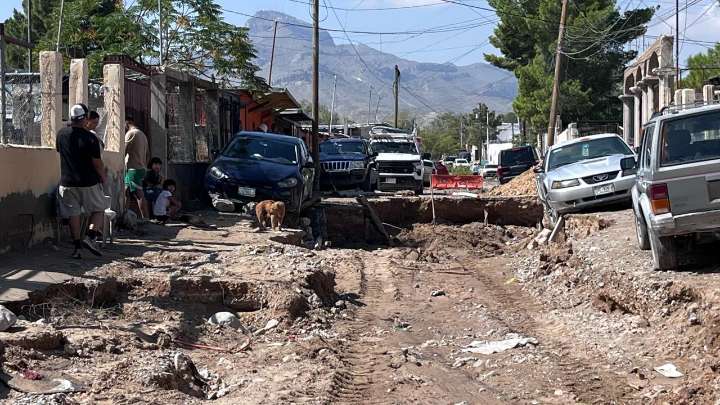 Un torrente destapa el abandono oficial en la calle Cenzontle