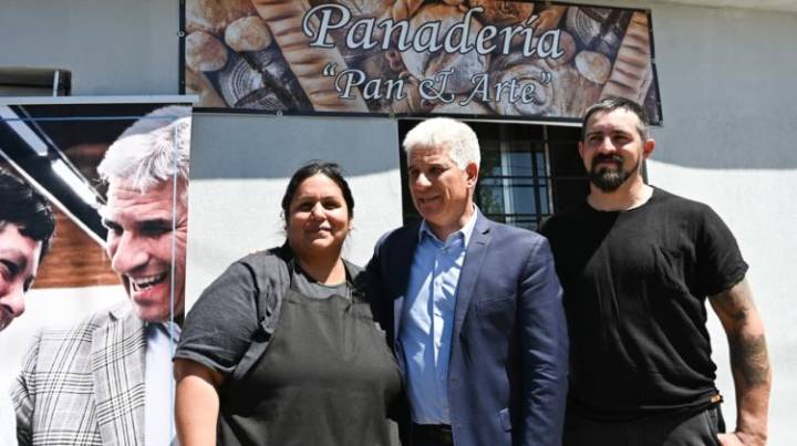 El Gobernador visitó una panadería que hoy crece de la mano de ‘Mi Próximo Paso’
