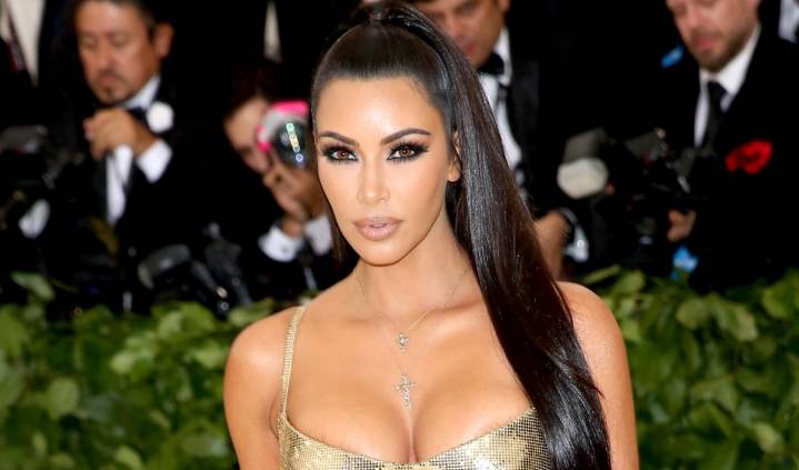 Kim Kardashian se robó las miradas en la gala del Museo de la Academia con un misterioso look
