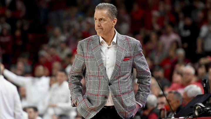 Arkansas coach John Calipari vows to retire before adopting transactional approach