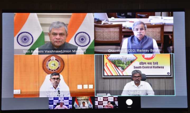 Railway Minister Reviews Cyclone Readiness in Coastal Zones, Orders 24×7 Monitoring