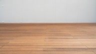 Los remedios naturales para revitalizar suelos de madera sin lijarlos
