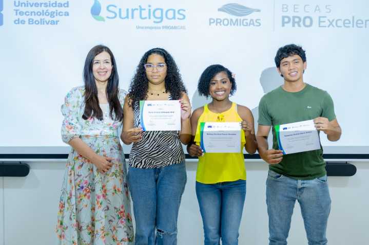 Tres jóvenes inician estudios en la UTB con becas Pro Excelencia de Surtigas