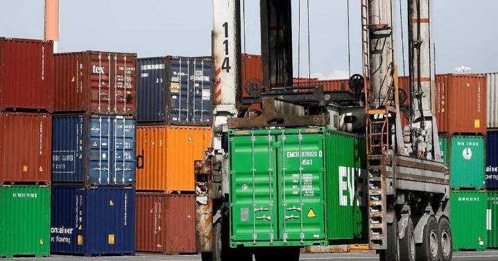 Senado de EU aprueba resolución para revocar aranceles impuestos por Trump a Brasil