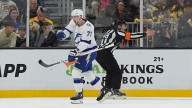 Cirelli scores twice, Lightning hand Bruins 1st loss