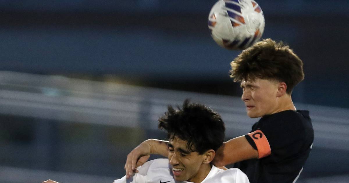 Photos: Prairie Ridge vs. McHenry in a FVC boys soccer match