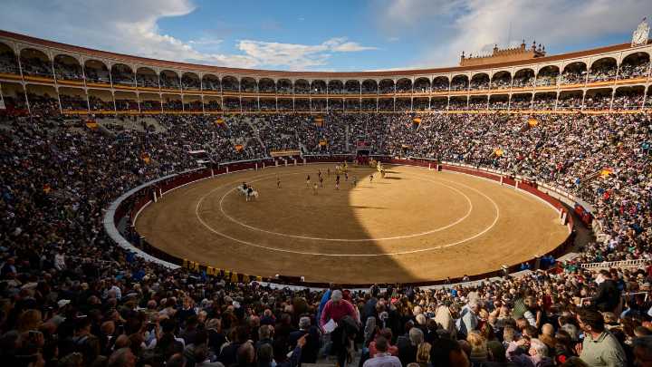 El PSOE frenará a Urtasun en su cruzada contra los toros