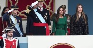 La división política marca el desfile del 12 de Octubre