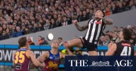 Elliott signs new Magpies deal