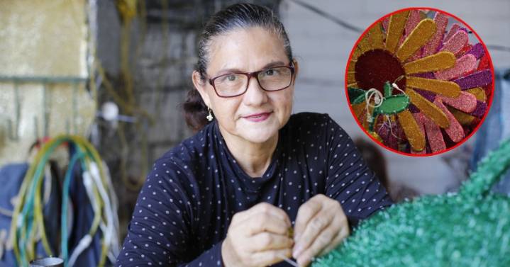 Martha Orjuela, una de las talentosas artesanas que construyen las figuras del alumbrado navideño