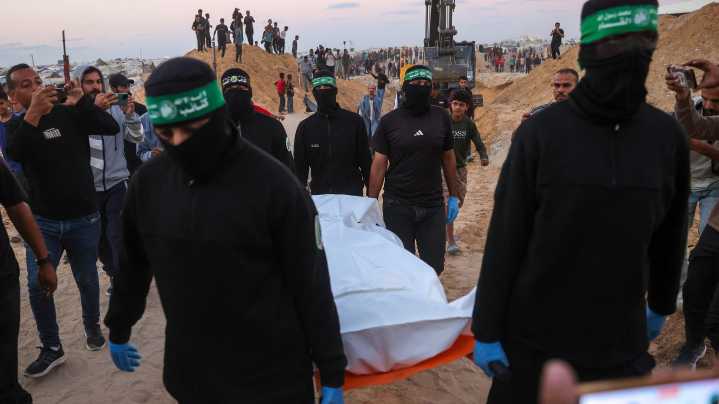 Palestinian militants hand over 2 sets of remains of hostages to Red Cross in Gaza