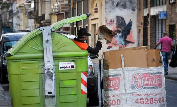 Advierten que los cartoneros en Rosario trabajan más y ganan menos