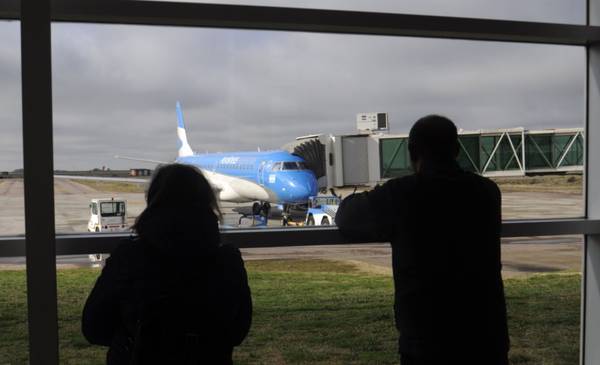 Este viernes, asamblea de pilotos: preven demoras y cancelaciones en Aerolíneas Argentinas