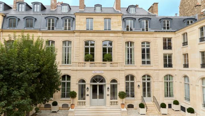 Inside Roger Vivier's New Paris 'Maison' [PHOTOS]