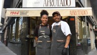 La pareja que remodeló un viejo bar de A Coruña en A Gramela: "Los vecinos están contentos porque le damos vida al barrio"