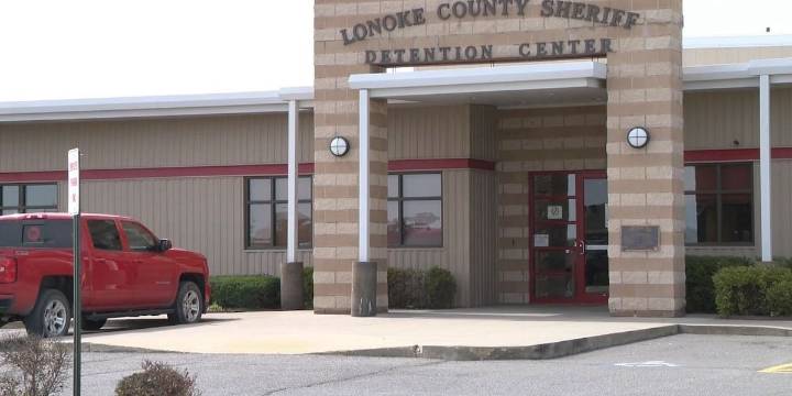 An Arkansas father accused of murder says he’s running for sheriff while awaiting trial