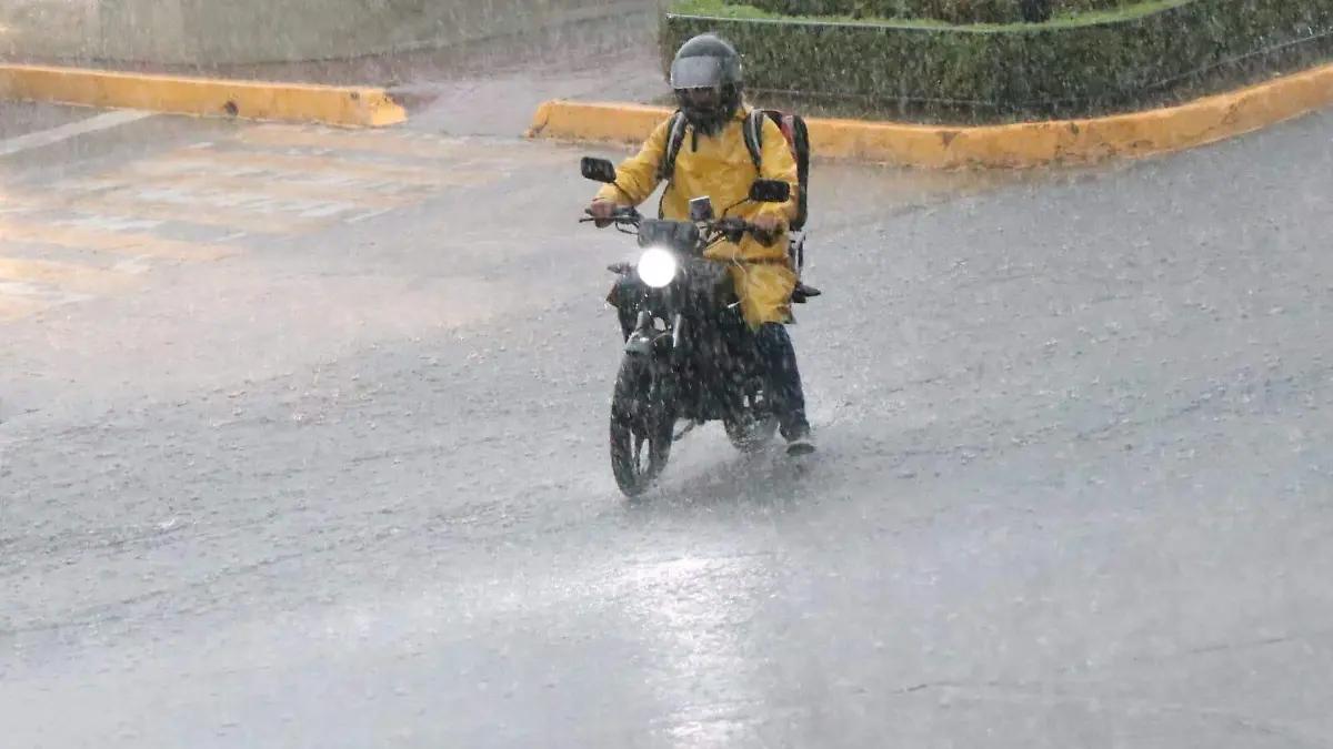 Suspenden clases en 58 municipios de Veracruz debido al temporal lluvioso