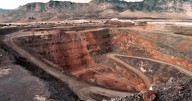 Estados Unidos y Emiratos Árabes firman un pacto millonario sobre minerales para reducir la dependencia de China