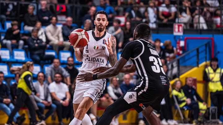 El basquetbolista argentino Luca Vildoza fue detenido en Italia