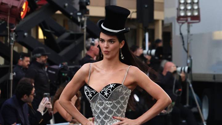 Kendall Jenner Kicks Off Vogue World 2025: Hollywood In a ‘Moulin Rouge’ Costume