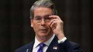 Estados Unidos anunció sanciones a petroleras rusas para frenar la guerra con Ucrania
