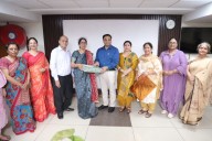 2 Hindi teachers retire
