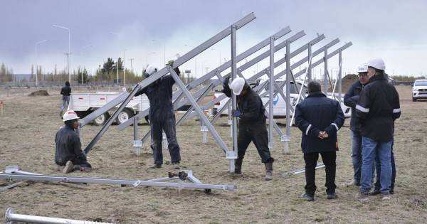 Avanza la construcción del primer parque solar de Santa Cruz en Río Gallegos