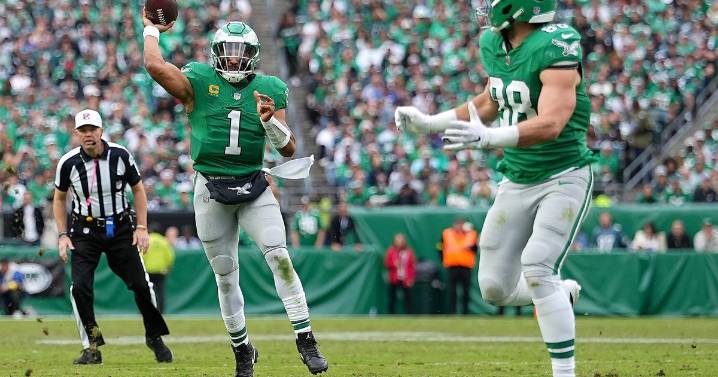 Saquon Barkley, Dallas Goedert each score 2 TDs as Philadelphia Eagles get revenge in win over Giants