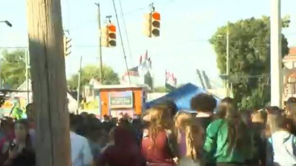 Fall Festival parade draws crowd to West Franklin street