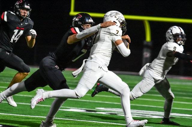 Great Bend faces Newton Railers in football playoffs