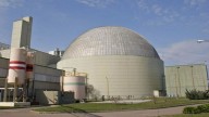 Vender Nucleoeléctrica: el peor negocio (para el país) o un buen trato (para vivos)