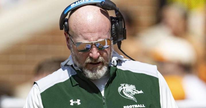 Former NFL quarterback Dilfer fired as UAB's coach