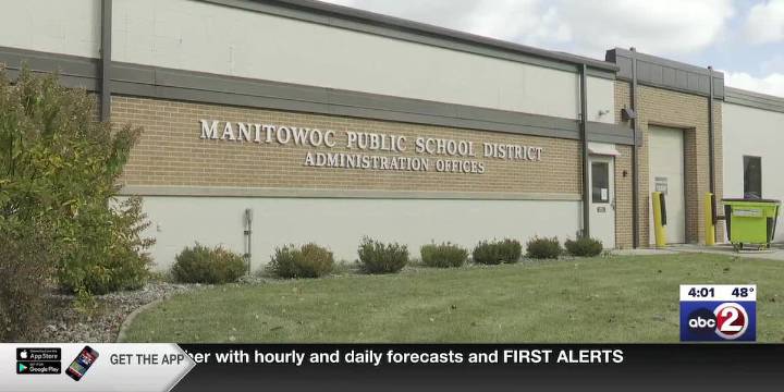 Manitowoc school board considers closing some schools