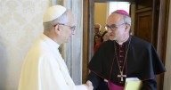 El Vaticano quiere ir más allá de la compensación económica a víctimas de abusos: «Escucharles es el primer paso»