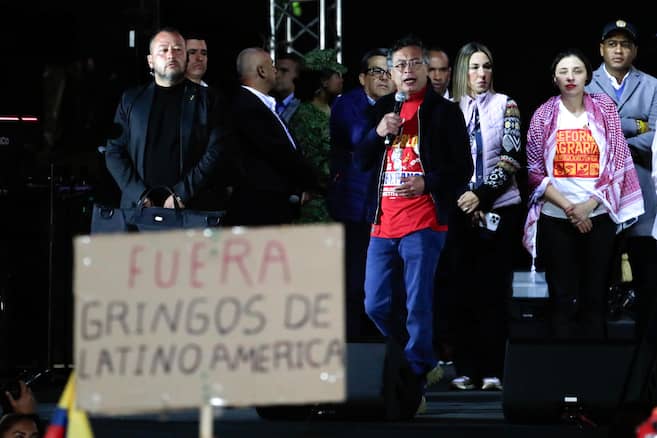 Petro movió a sus bases para responder a sanciones de Trump y promover su constituyente