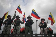 Inicia Maduro despliegue militar en Venezuela para "defender la soberanía"