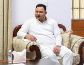 Tejashwi Yadav meets Congress leaders to finalise seat