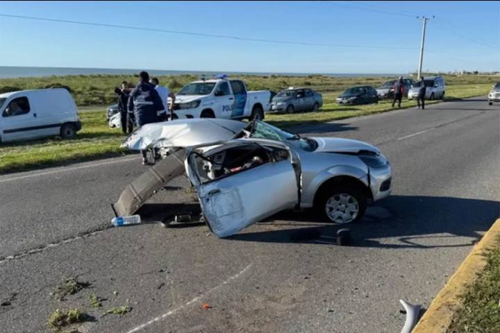 Un niño de 2 años murió en un choque fatal: el auto se partió al medio