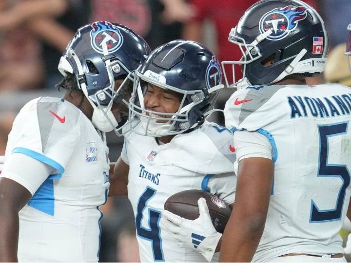 NFL Roundup: Titans rally late to edge Cardinals 22