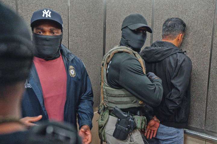 CNN: Trump enlisting U.S. Navy to build migrant detention facility in Utah
