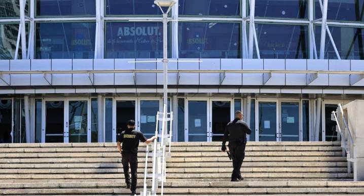 Puerto Rico: Refuerzan seguridad en Coliseo tras tiroteo previo a eventos de baloncesto últimas