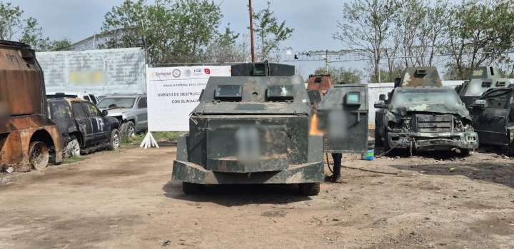 FGR destruye 23 autos 'monstruo' en Tamaulipas