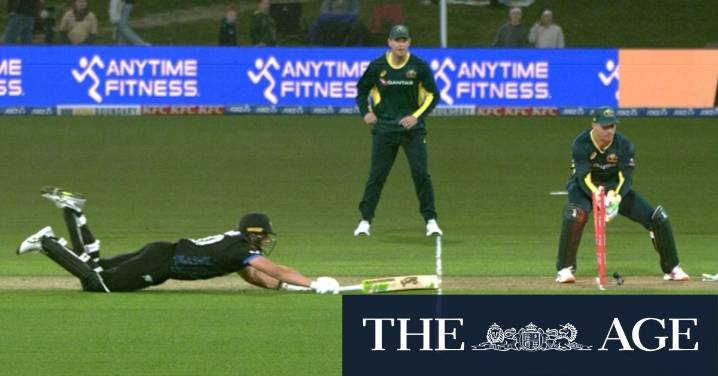 Stoinis, Head pull off brilliant run out