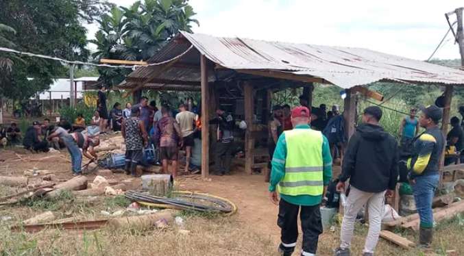 Sin recuperar 14 cuerpos a 24 horas del colapso e inundación de mina en El Callao