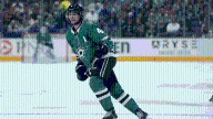 Heiskanen's 2-goal night breaks stalemate, leads Stars over Hurricanes