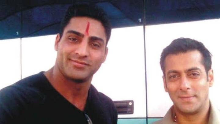 Salman Khan pays heartfelt tribute to late Tiger 3 co
