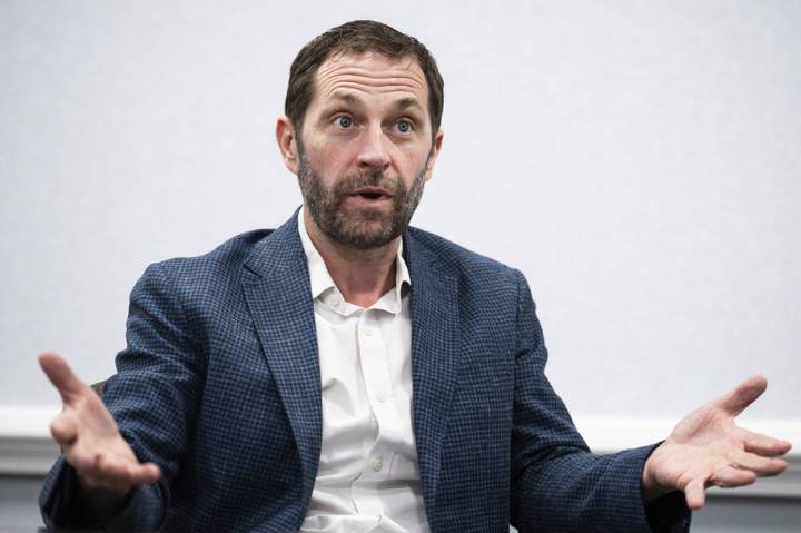 Democrat calls bullsh-t on Trump’s lawless boat bombing lies