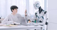 Pone ChatGPT en riesgo empleos en 44 profesiones: supera IA a la capacidad humana