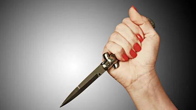 Daughter injures mother in spat over phone use