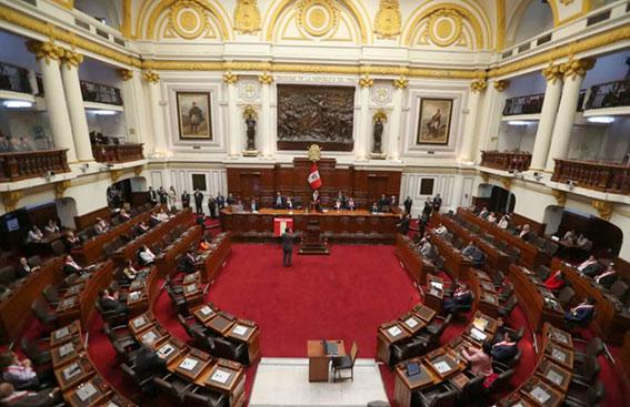GABINTE SE PRESENTA EN EL CONGRESO DONDE SE PRERARAN MOCIONES DE VACANCIA A PRESIDENTA